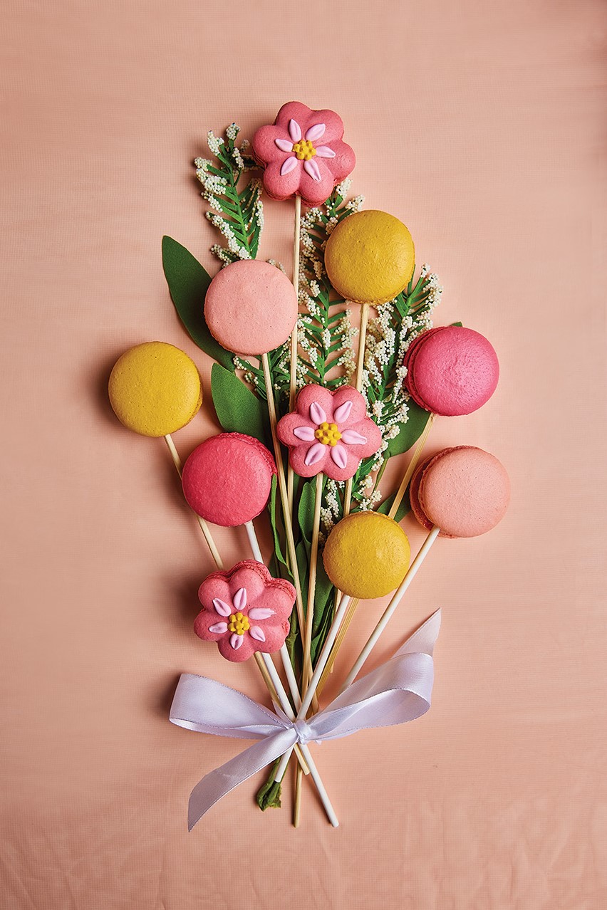 Spring Macaron Bouquet by Memoo’s Macs