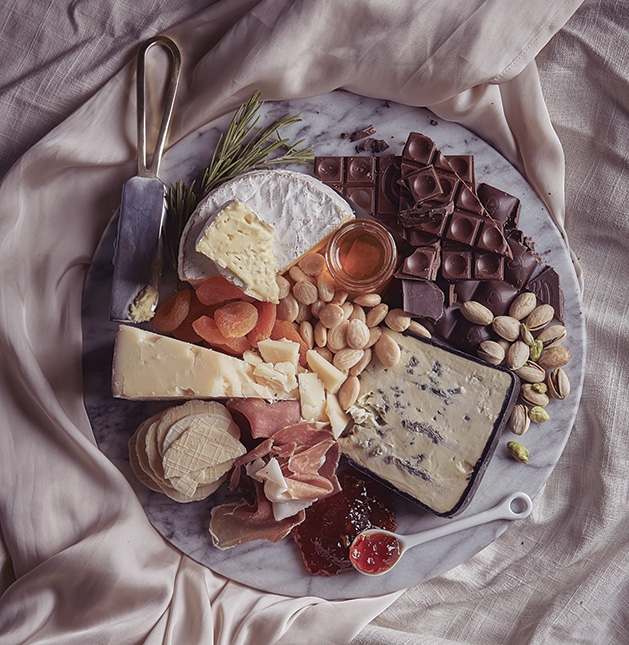 Chocolate, Cheese and Wine: How to Build the Ideal Valentine’s Day Platter