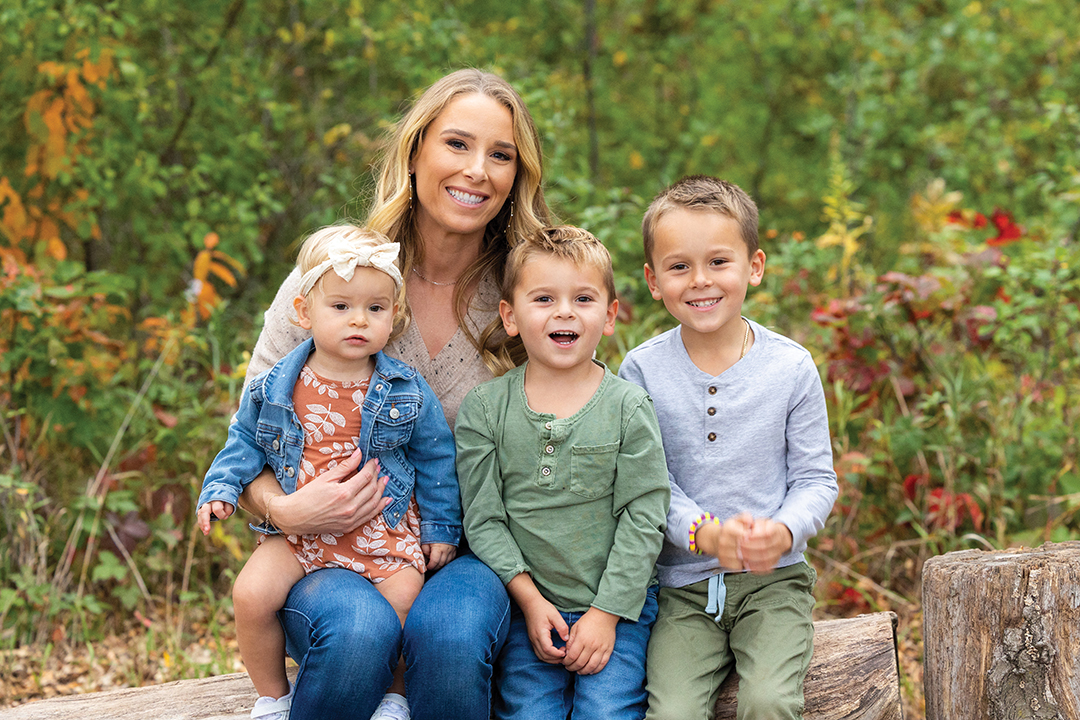 Caitlin Thielen with her children. From left to right: Cora, Hudson and Asher.