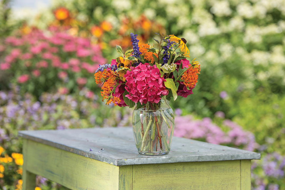 Photos: Endless Summer® Hydrangeas Bouquet