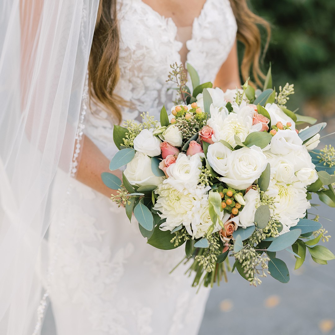 Tara Carlson of Sweet Peas Floral recommends honing in on the bridal bouquet first, then the rest of the florals such as boutonniers, bridesmaids bouquets, decorative florals and more.