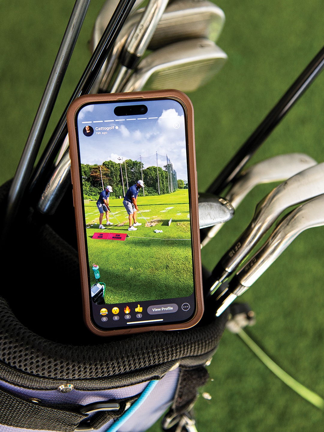 Through a new app, Shots – The Golf App, golfers upload a video of their swing, then request feedback as to how to improve it.