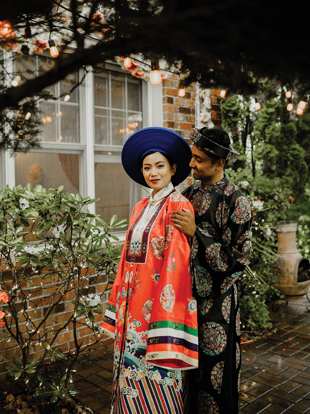 Vikram Nagarajan’s vintage-style áo tắc paid homage to his father-in-law’s hometown, Hue, Vietnam.