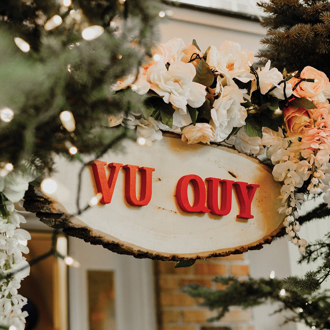 The Vu Quy—short for Lễ Vu Quy—sign welcomed guests to Quynh-Huong Van’s parents’ house for the tea ceremony.
