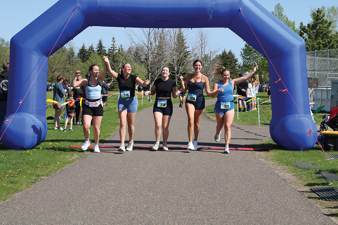 Woodbury Lakes Half Marathon finish line