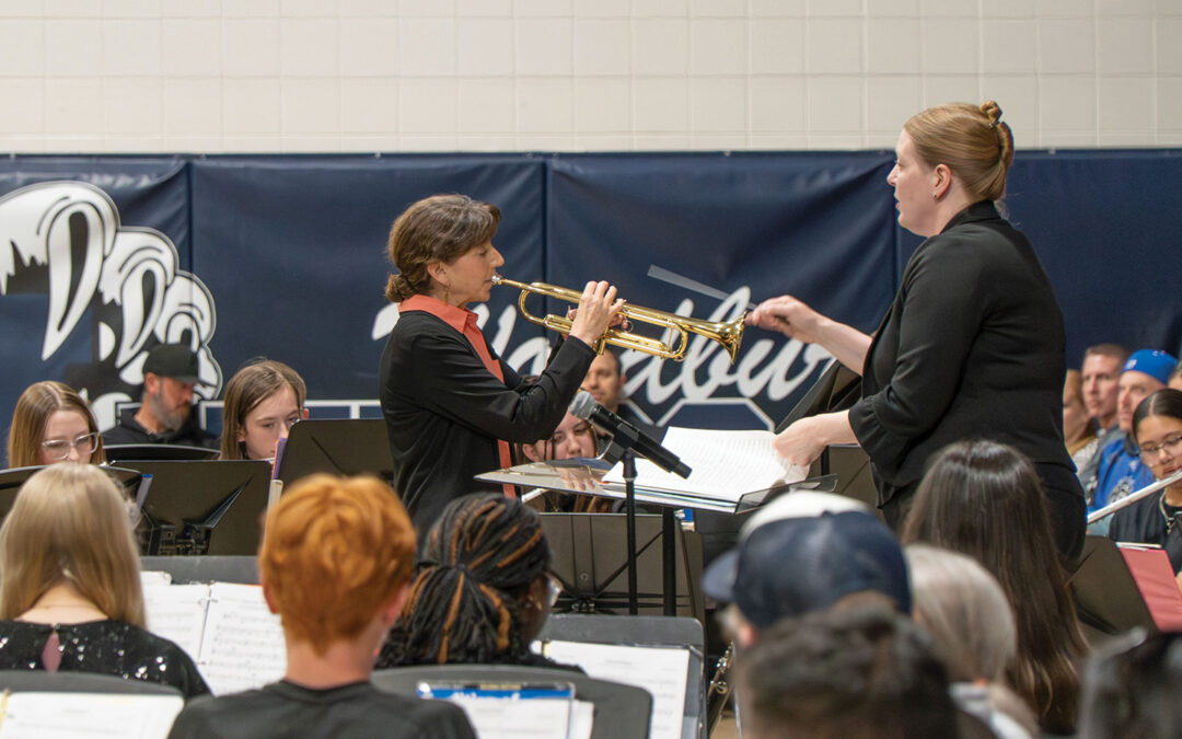 Musician Amy Schendel Visits Woodbury Middle School